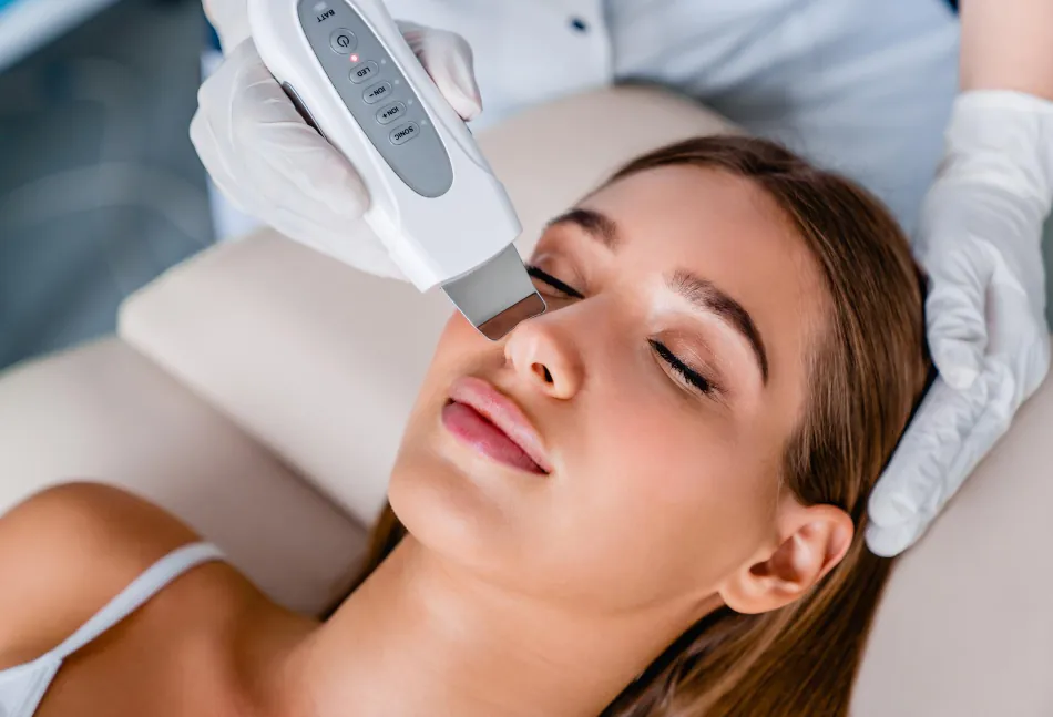 Laserowe odmładzanie skóry - kiedy warto z niego skorzystać
