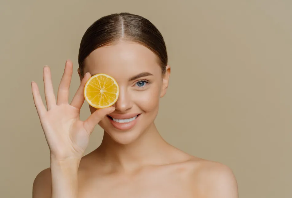 Witamina C na twarz - jakie ma działanie