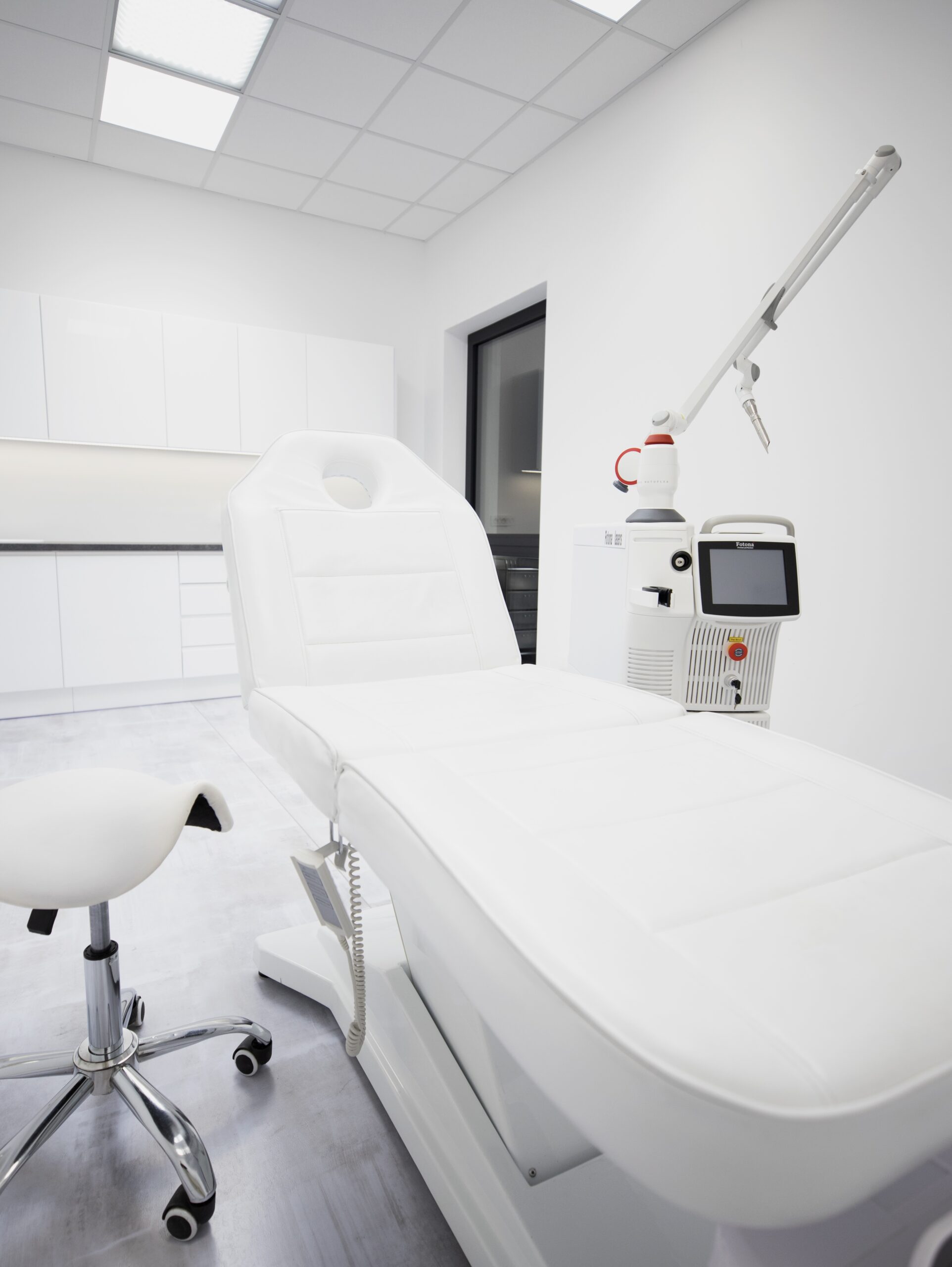 Zabieg laserem Fotona 4D w klinice Skin Medic Poznań
